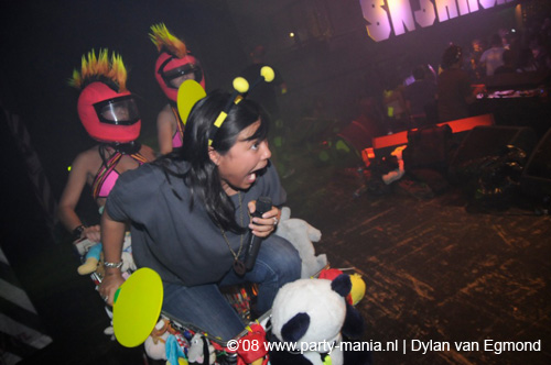 081102_042_sneakerz_partymania