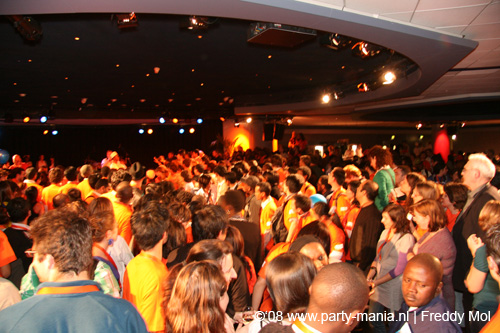 081108_082_dis2008_partymania