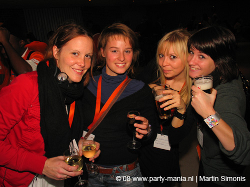 081108_034_dis2008_partymania