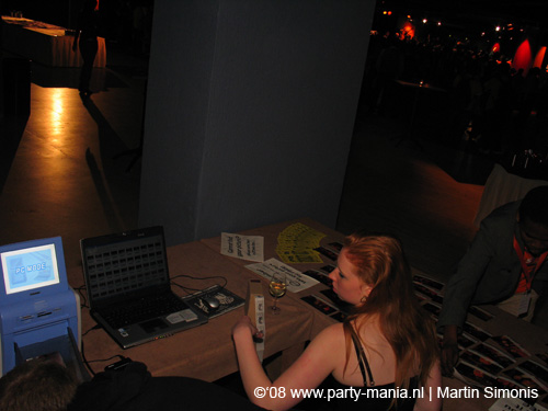 081108_083_dis2008_partymania