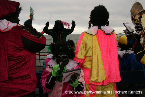 081115_037_intocht_sinterklaas_partymania