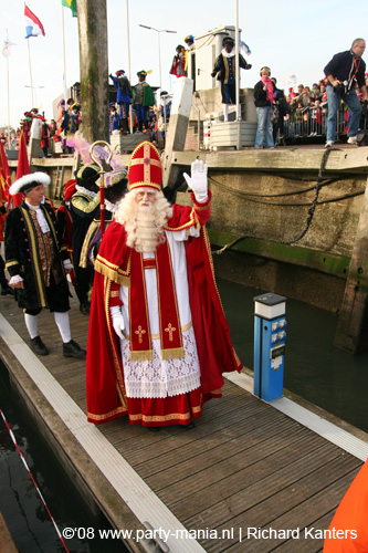 081115_110_intocht_sinterklaas_partymania