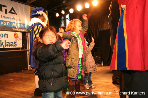 081115_163_intocht_sinterklaas_partymania