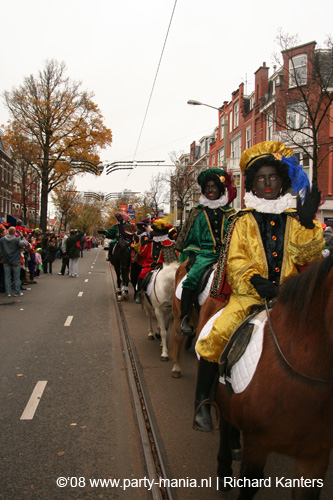 081115_213_intocht_sinterklaas_partymania