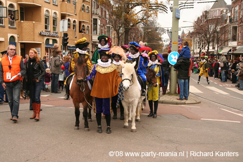 081115_217_intocht_sinterklaas_partymania