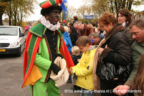 081115_227_intocht_sinterklaas_partymania