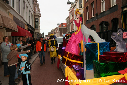 081115_269_intocht_sinterklaas_partymania