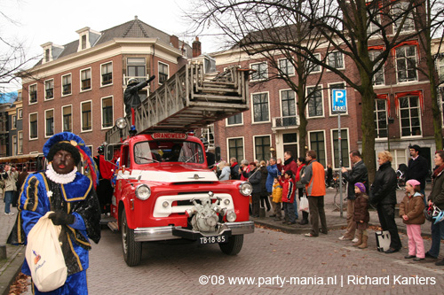 081115_273_intocht_sinterklaas_partymania