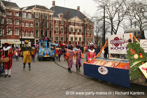 081115_285_intocht_sinterklaas_partymania