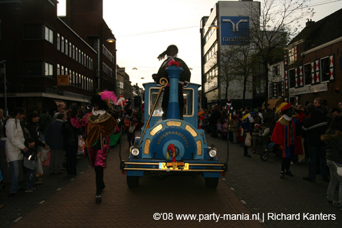 081115_296_intocht_sinterklaas_partymania