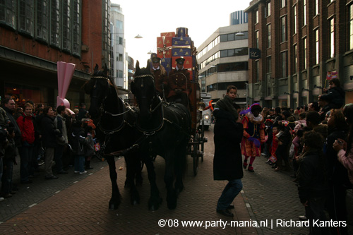 081115_297_intocht_sinterklaas_partymania