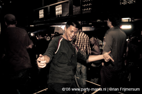 081115_035_stug_partymania