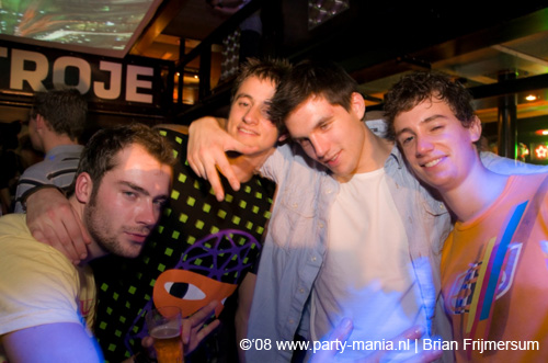 081115_070_stug_partymania