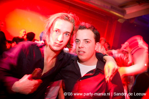 081122_045_onefour_partymania