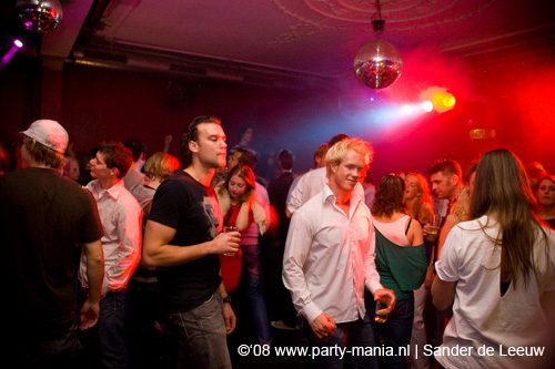 081122_056_onefour_partymania