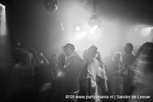 081122_059_onefour_partymania