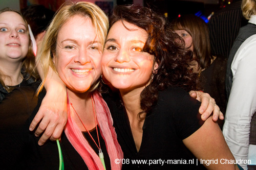 081129_077_disco_classics_partymania