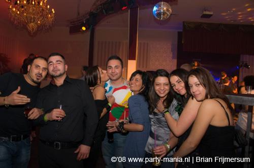 081129_040_leclub_partymania