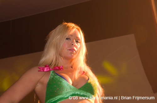 081129_053_leclub_partymania