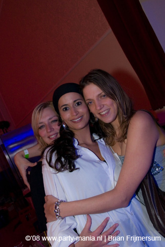 081129_071_leclub_partymania