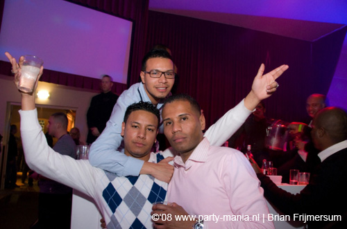 081129_073_leclub_partymania