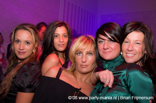 081129_074_leclub_partymania