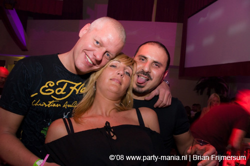 081129_080_leclub_partymania