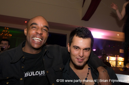 081129_111_leclub_partymania