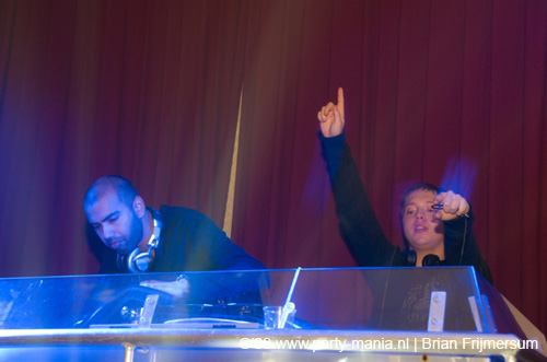 081129_116_leclub_partymania