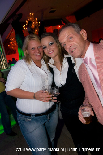 081129_118_leclub_partymania