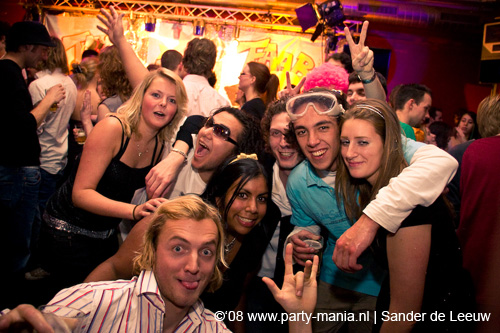 081130_082_glitterclub_partymania