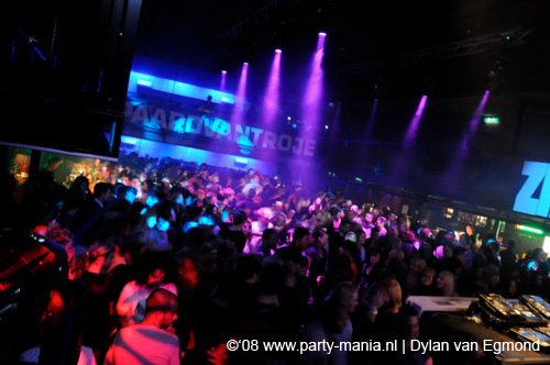 081207_043_sneakerz_partymania