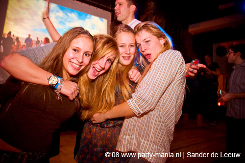 081213_045_onefour_partymania