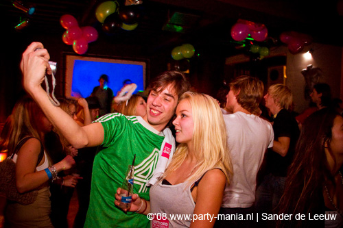 081213_075_onefour_partymania