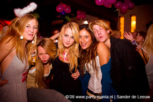 081213_078_onefour_partymania