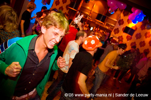 081213_096_onefour_partymania