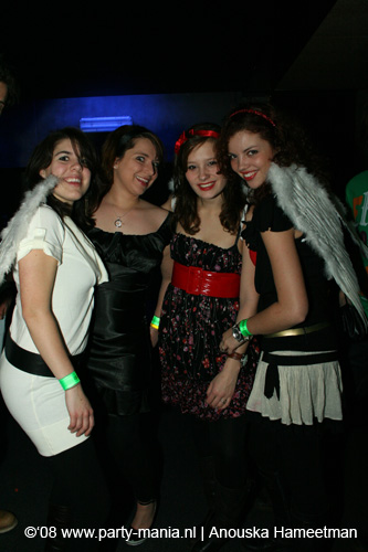 081218_0032_xxlmas_partymania