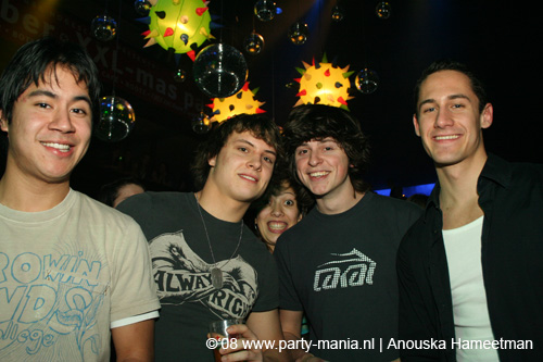 081218_0091_xxlmas_partymania