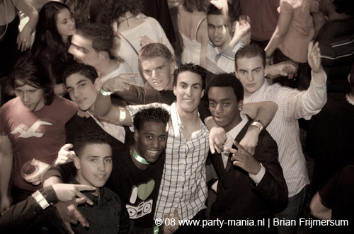 081218_037_xxlmas_partymania