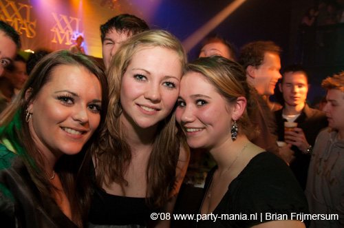 081218_078_xxlmas_partymania