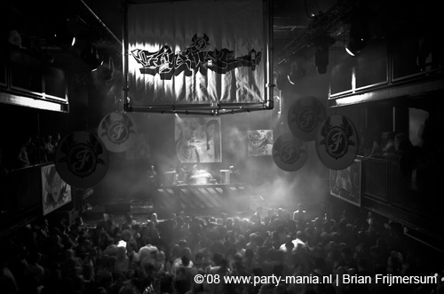 081220_088_franchise_partymania