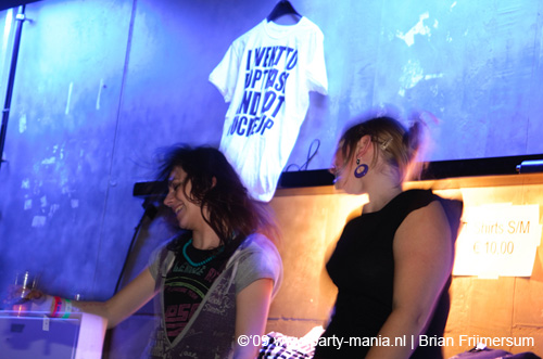 090123_067_poptrash_partymania