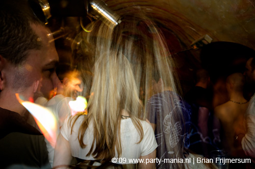 090124_066_benjeminimal_partymania