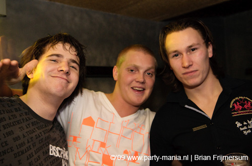 090214_074_los_partymania