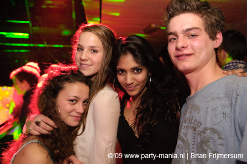 090214_088_los_partymania