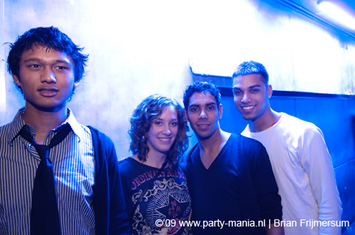 090214_094_los_partymania