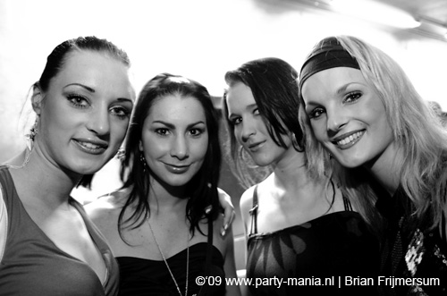 090214_097_los_partymania