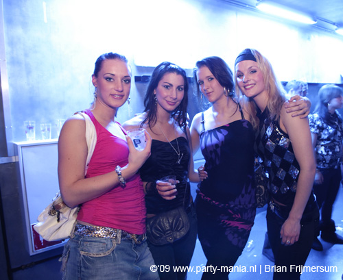 090214_098_los_partymania