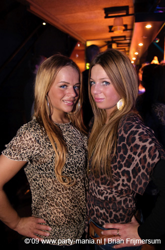 090214_104_los_partymania