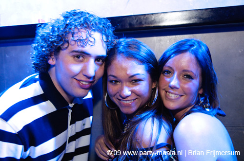 090214_107_los_partymania